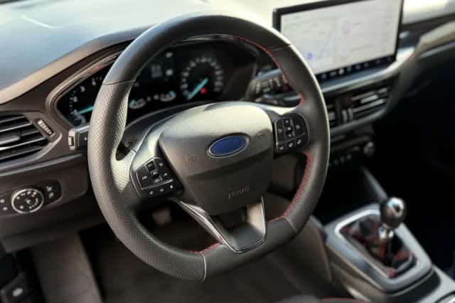 Ford Focus (2023) thumbnail 14