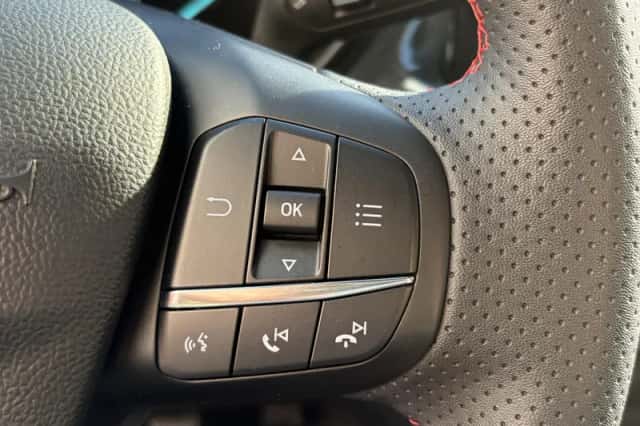 Ford Focus (2023) thumbnail 16