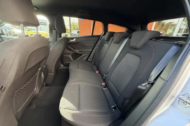Ford Focus (2023) thumbnail 17