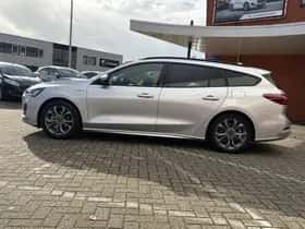 Ford Focus (2023) thumbnail 4