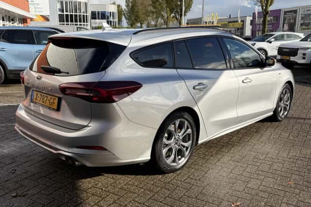 Ford Focus (2023) thumbnail 8