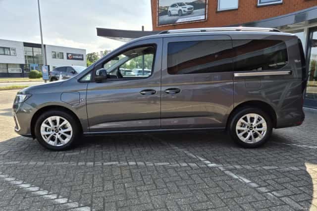 Ford Tourneo Connect (2025) thumbnail 4