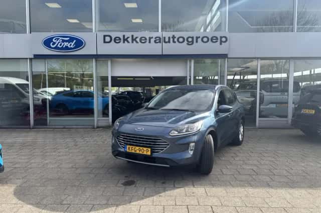 Ford Kuga (2022) thumbnail 2