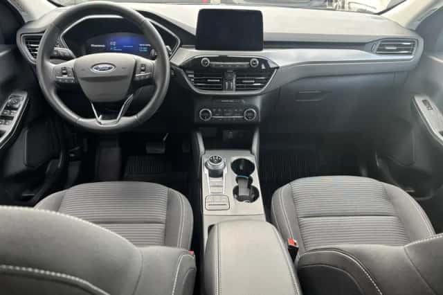Ford Kuga (2022) thumbnail 17