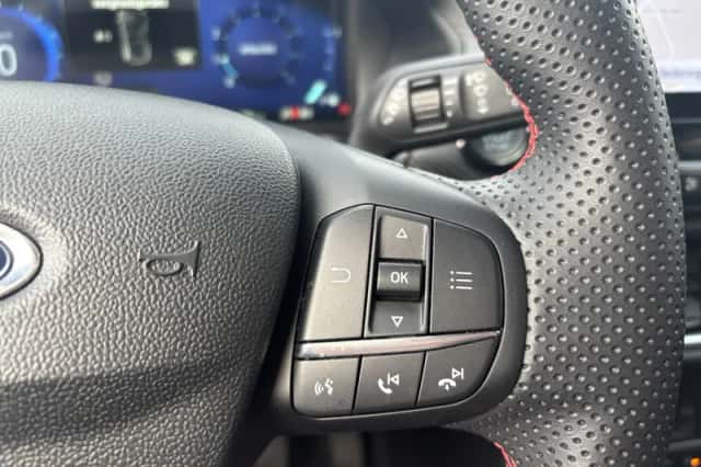 Ford Kuga (2022) thumbnail 7