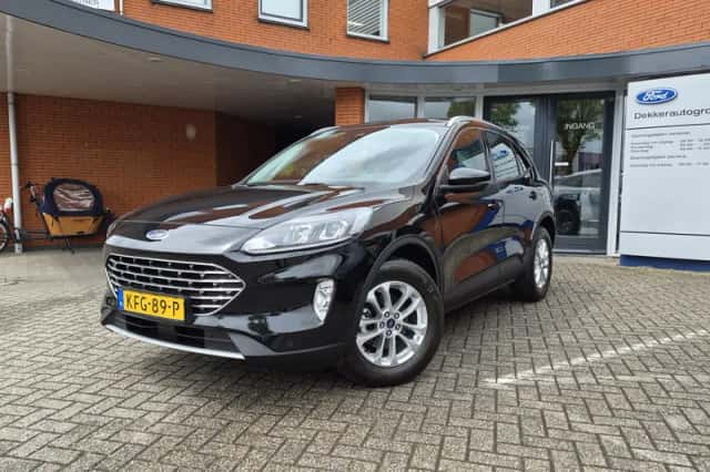 Ford Kuga (2022) thumbnail 3