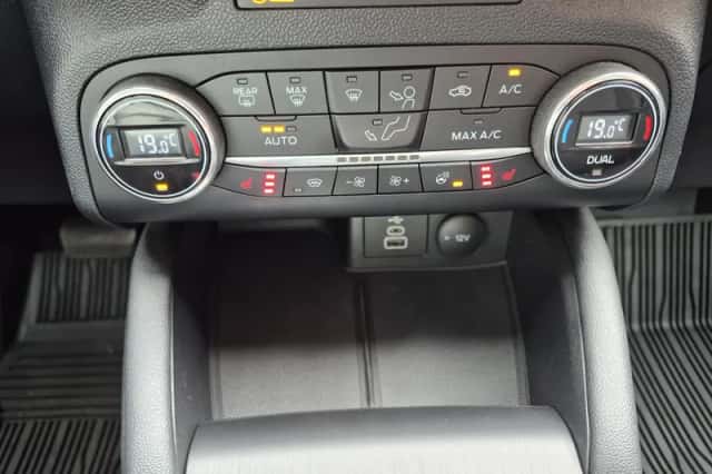Ford Kuga (2022) thumbnail 21