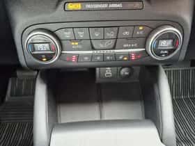 Ford Kuga (2022) thumbnail 21