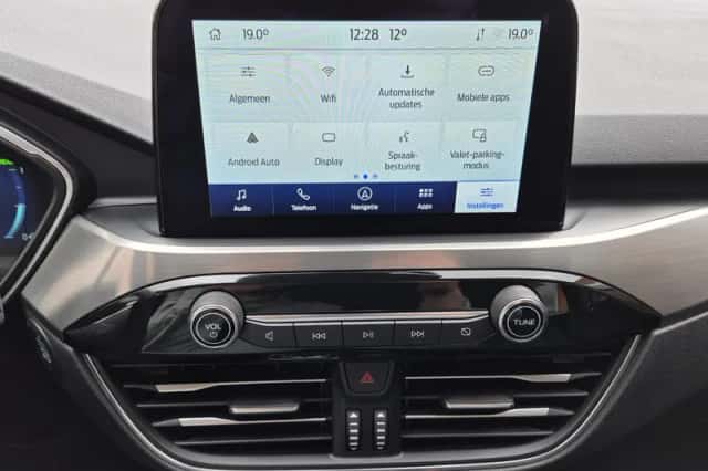 Ford Kuga (2022) thumbnail 22