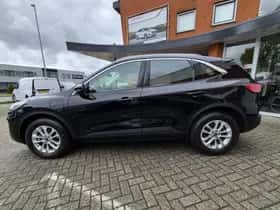 Ford Kuga (2022) thumbnail 4