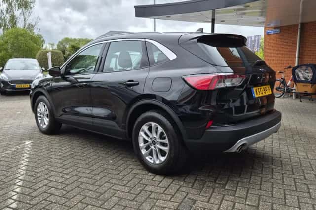 Ford Kuga (2022) thumbnail 5