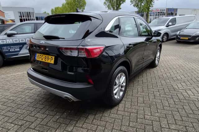 Ford Kuga (2022) thumbnail 7