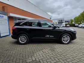 Ford Kuga (2022) thumbnail 8
