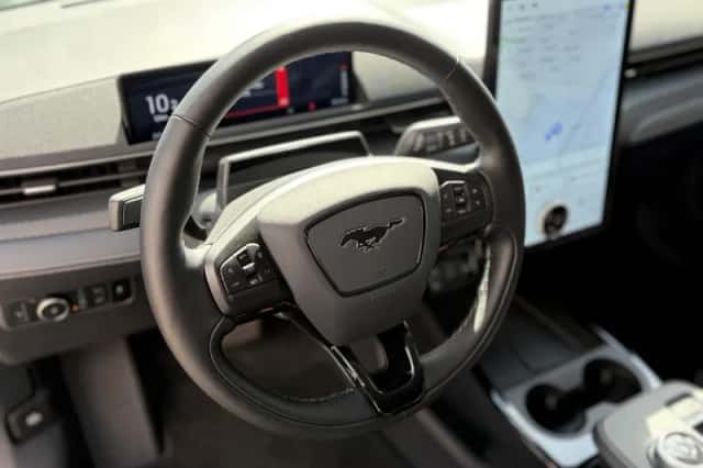 Ford Mustang Mach-E (2026) thumbnail 15