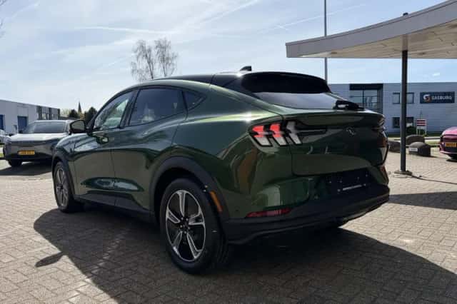 Ford Mustang Mach-E (2026) thumbnail 5