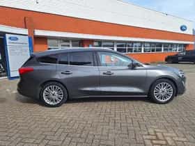 Ford Focus (2019) thumbnail 6