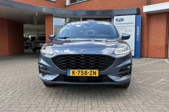 Ford Kuga (2021) thumbnail 2