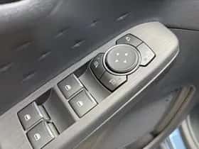 Ford Kuga (2021) thumbnail 23