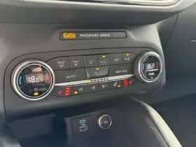 Ford Kuga (2021) thumbnail 25