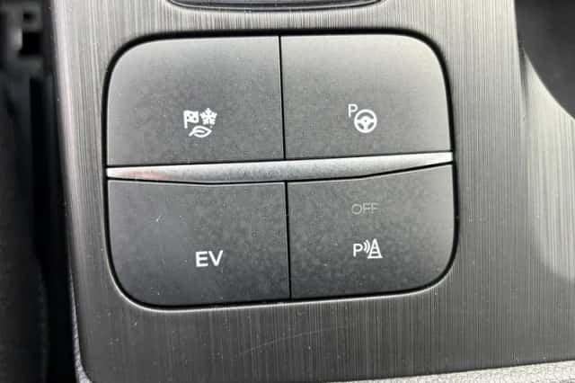 Ford Kuga (2021) thumbnail 27