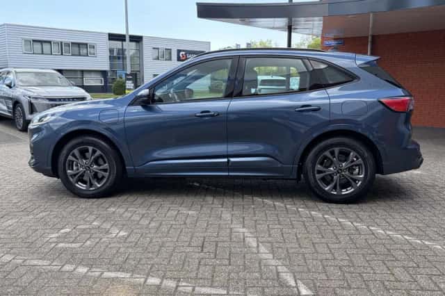 Ford Kuga (2021) thumbnail 4