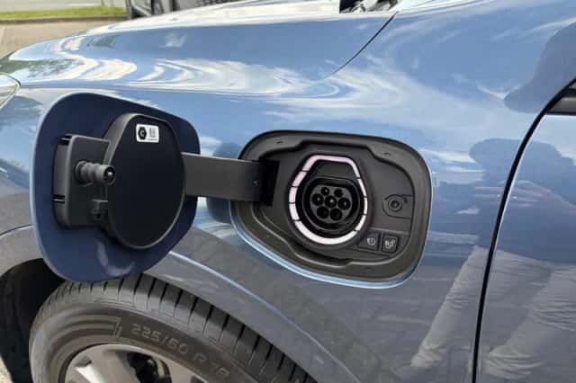 Ford Kuga (2021) thumbnail 5