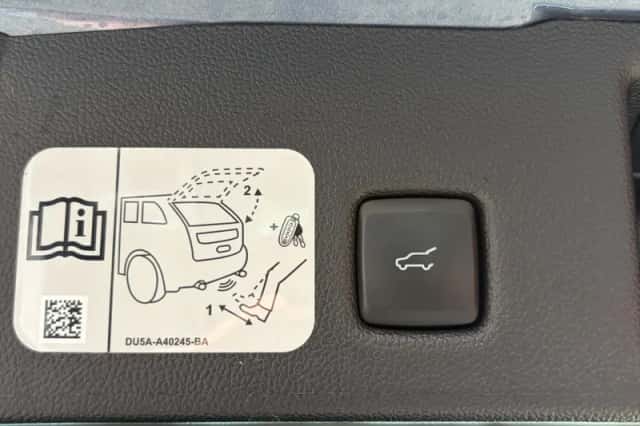Ford Kuga (2021) thumbnail 9