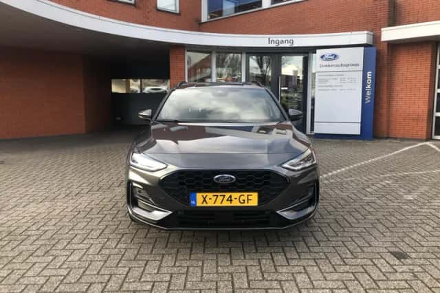 Ford Focus (2023) thumbnail 2