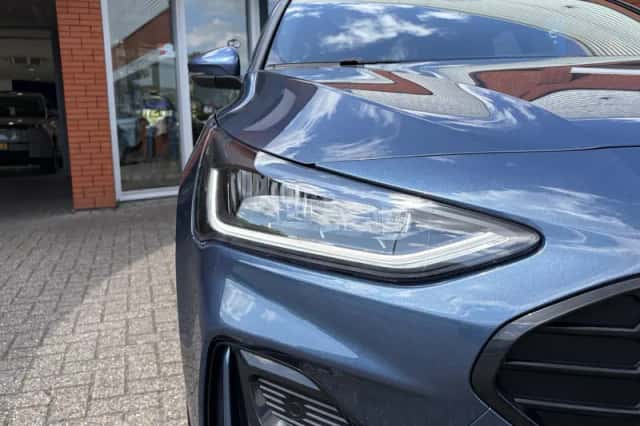 Ford Focus (2023) thumbnail 12