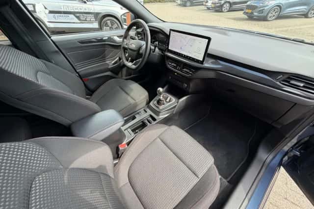 Ford Focus (2023) thumbnail 16
