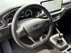 Ford Focus (2023) thumbnail 18