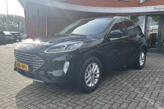 Ford Kuga (2022) thumbnail 2