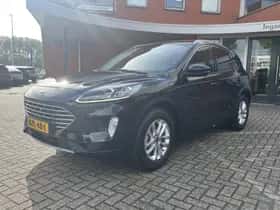 Ford Kuga (2022) thumbnail 2