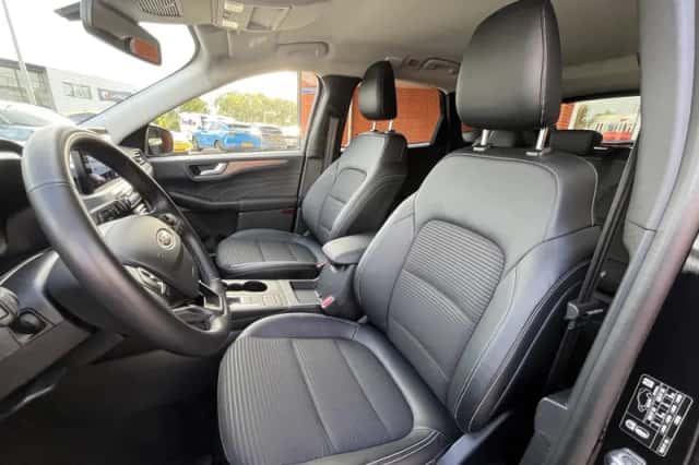 Ford Kuga (2022) thumbnail 15