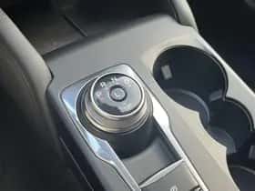 Ford Kuga (2022) thumbnail 24