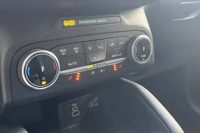 Ford Kuga (2022) thumbnail 25