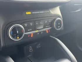 Ford Kuga (2022) thumbnail 25