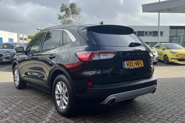 Ford Kuga (2022) thumbnail 4