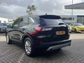 Ford Kuga (2022) thumbnail 4
