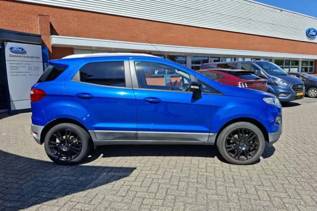 Ford EcoSport (2017) thumbnail 3