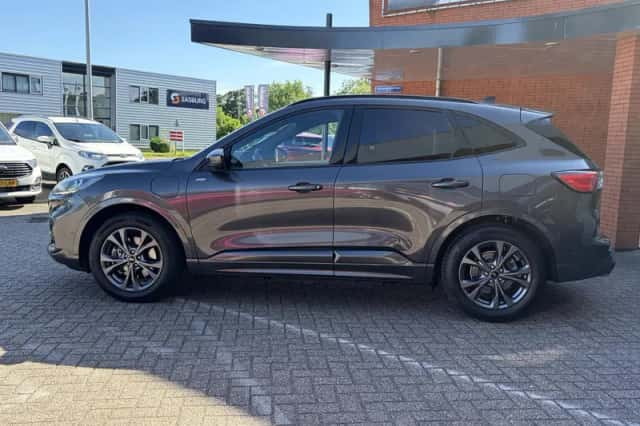 Ford Kuga (2021) thumbnail 4