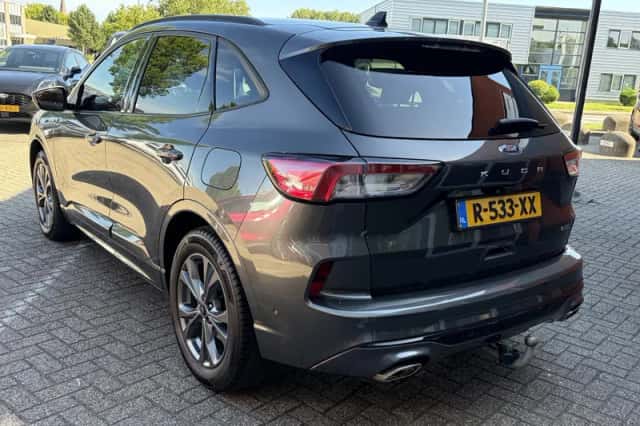Ford Kuga (2021) thumbnail 5