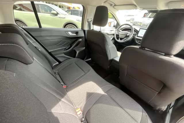 Ford Focus (2024) thumbnail 12