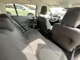 Ford Focus (2024) thumbnail 12