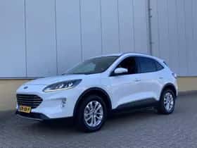 Ford Kuga (2022) thumbnail 2