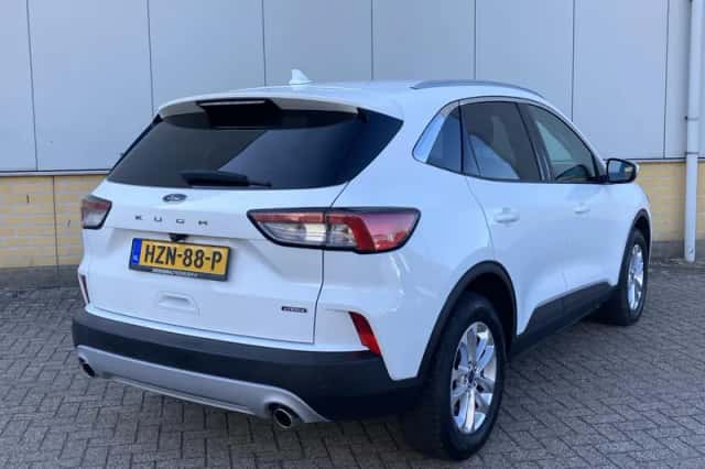 Ford Kuga (2022) thumbnail 24