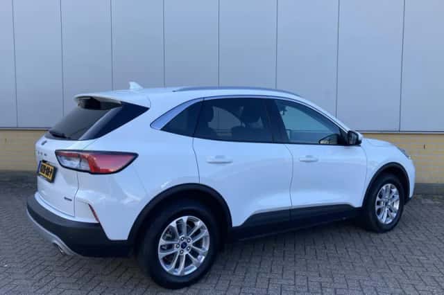 Ford Kuga (2022) thumbnail 25