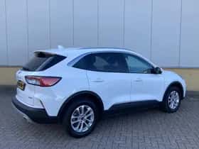 Ford Kuga (2022) thumbnail 25