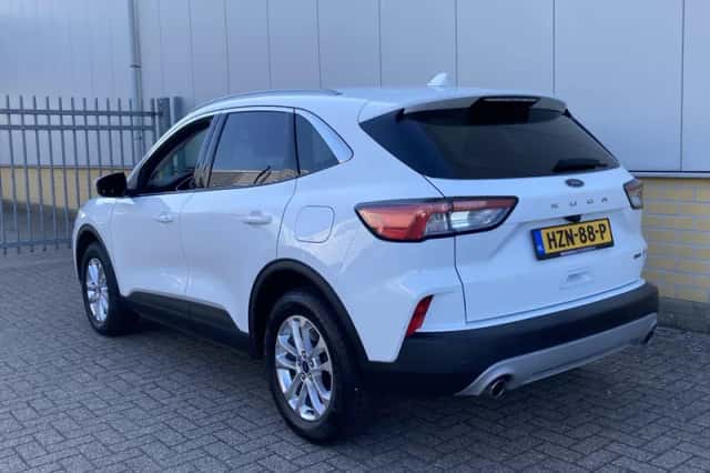 Ford Kuga (2022) thumbnail 4