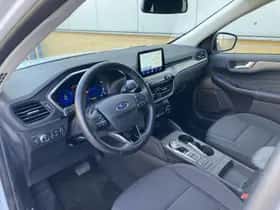 Ford Kuga (2022) thumbnail 6